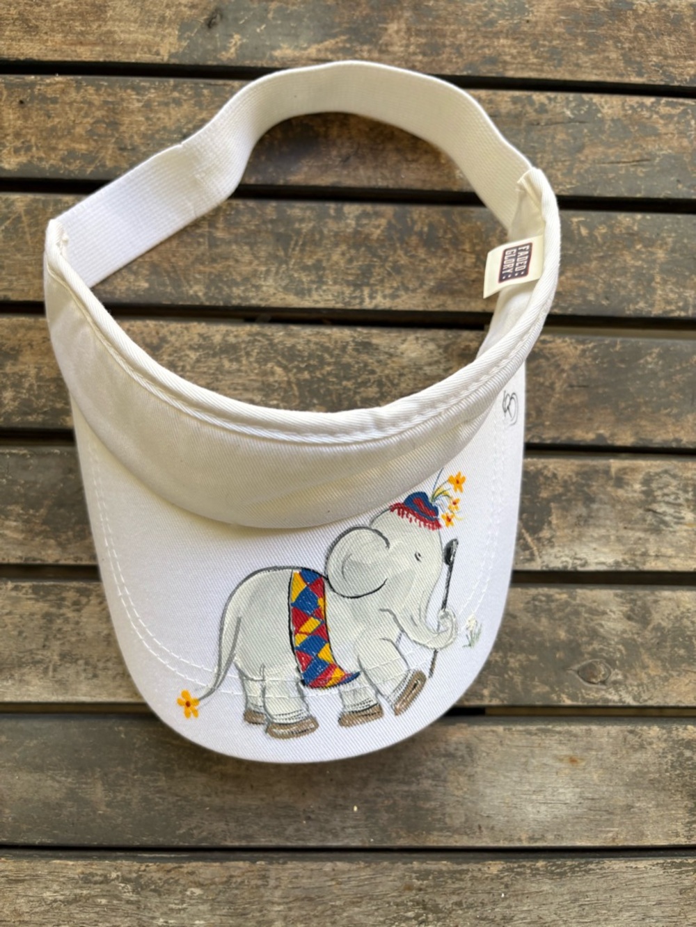White Faded Glory Women’s Golfing Elephant Visor